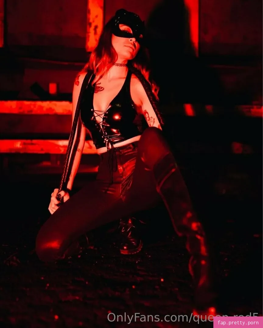 Queen Red - Photo #69