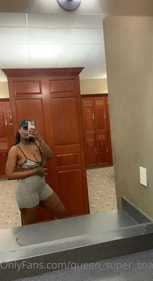queen_super_soaker