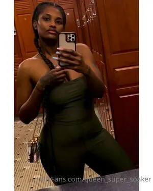 queen_super_soaker