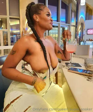 queen_super_soaker