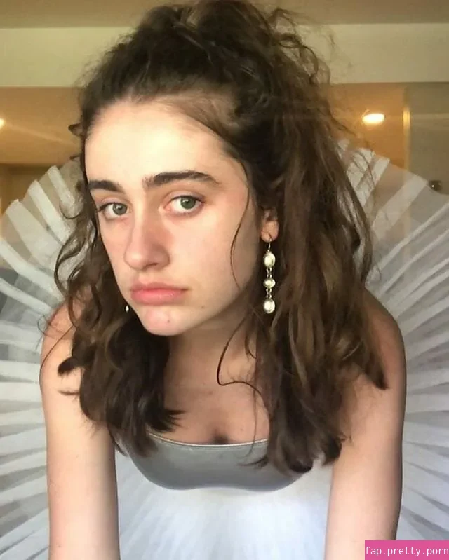 Rachel Anne Sennott - Photo #17