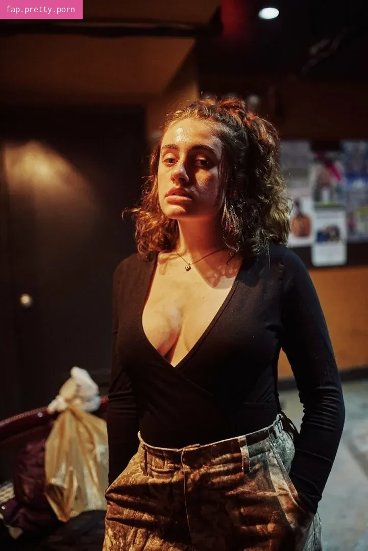 Rachel Anne Sennott - Photo #21