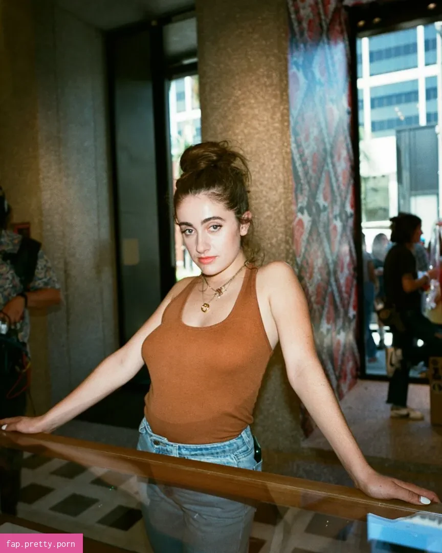 Rachel Anne Sennott - Photo #37