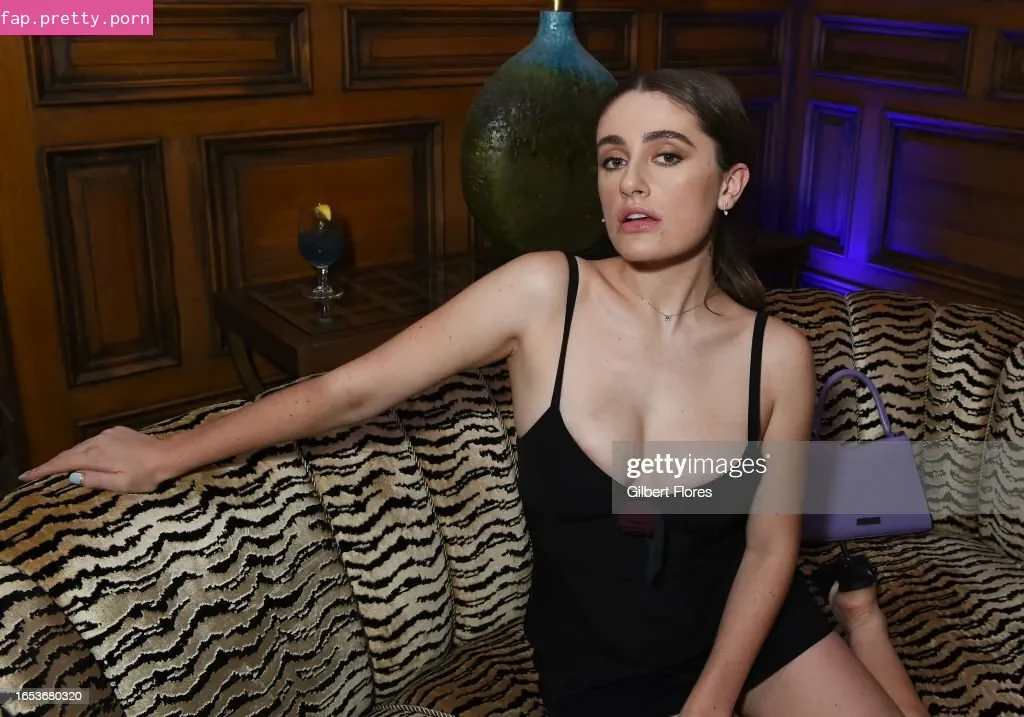 Rachel Anne Sennott - Photo #82