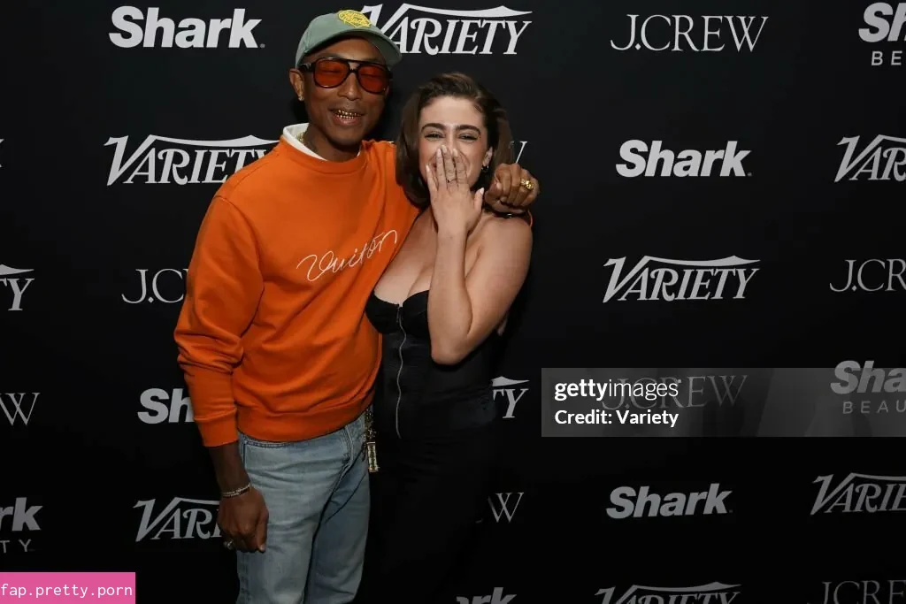 Rachel Anne Sennott - Photo #51