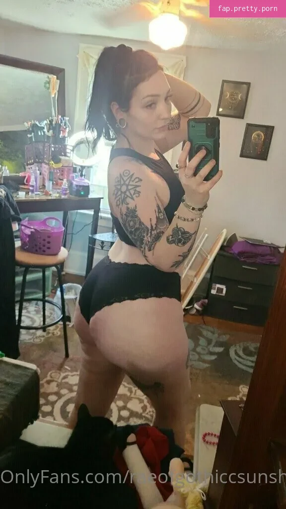 raeofgothiccsunshine - Photo #21