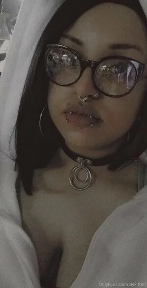 raeraejiggles