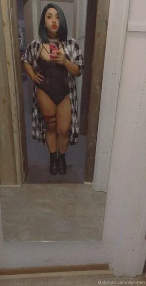 raeraejiggles