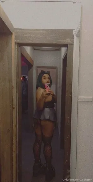 raeraejiggles
