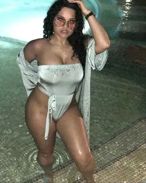 Raynefaliciteexo