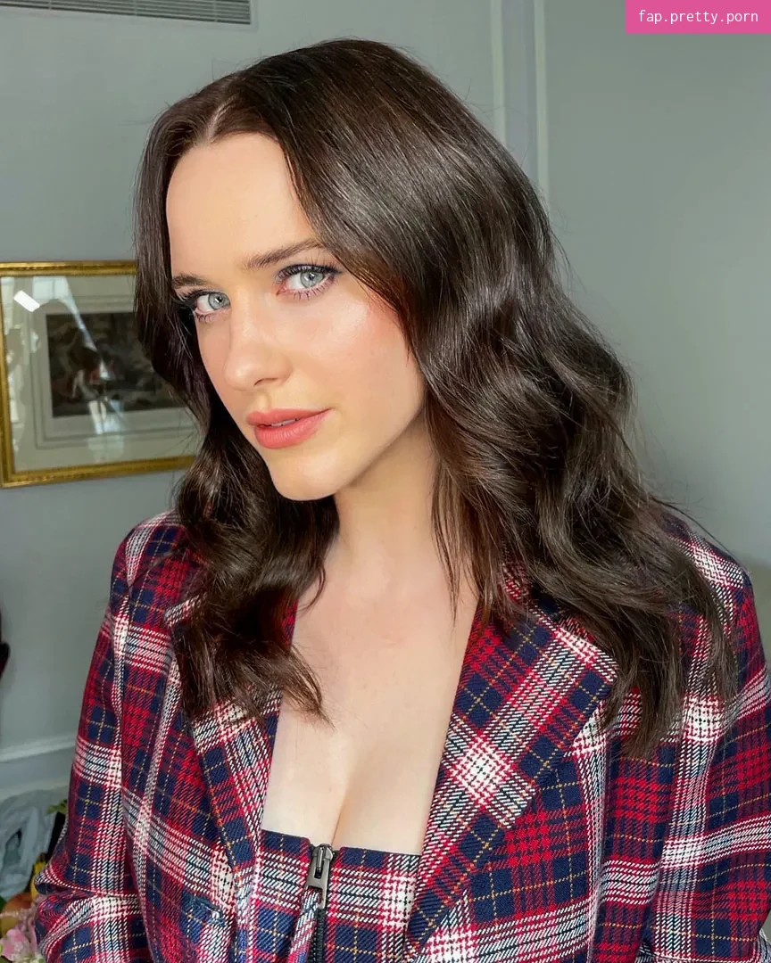 Rachel Brosnahan - Photo #08