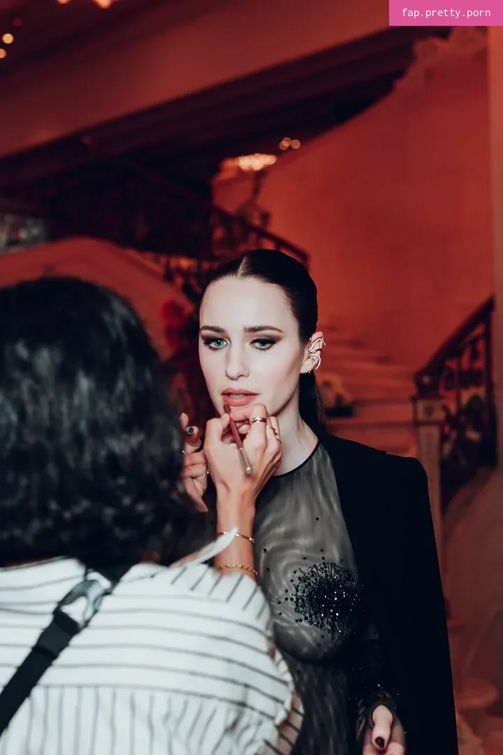 Rachel Brosnahan - Photo #15