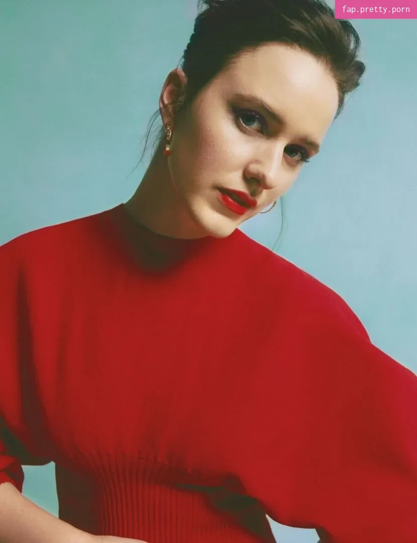 Rachel Brosnahan - Photo #32