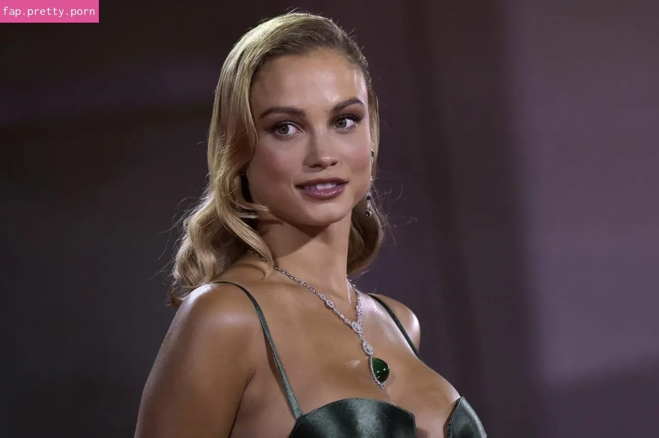 Rose Bertram Model - Photo #49