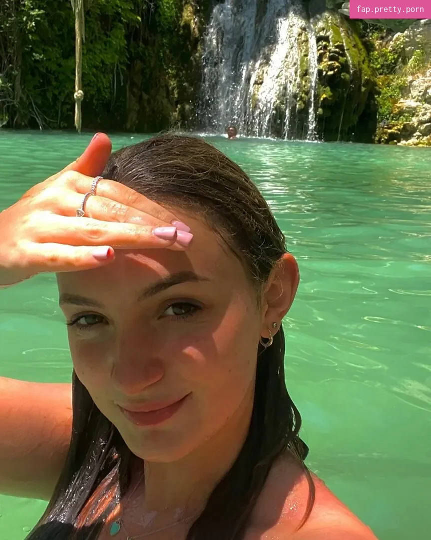 Rosie Bentham - Photo #12
