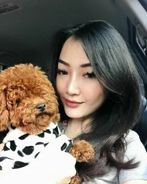 Ratu Desmi Azalia