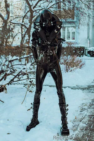 rubbobject_doll
