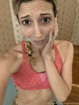 realgarnetrose