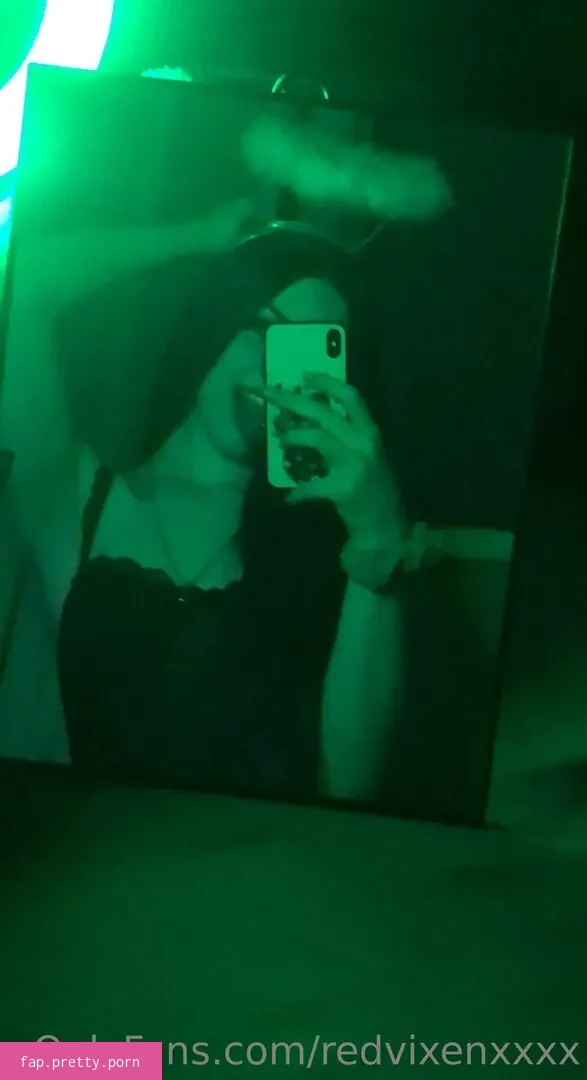 redvixenxxxx - Photo #17