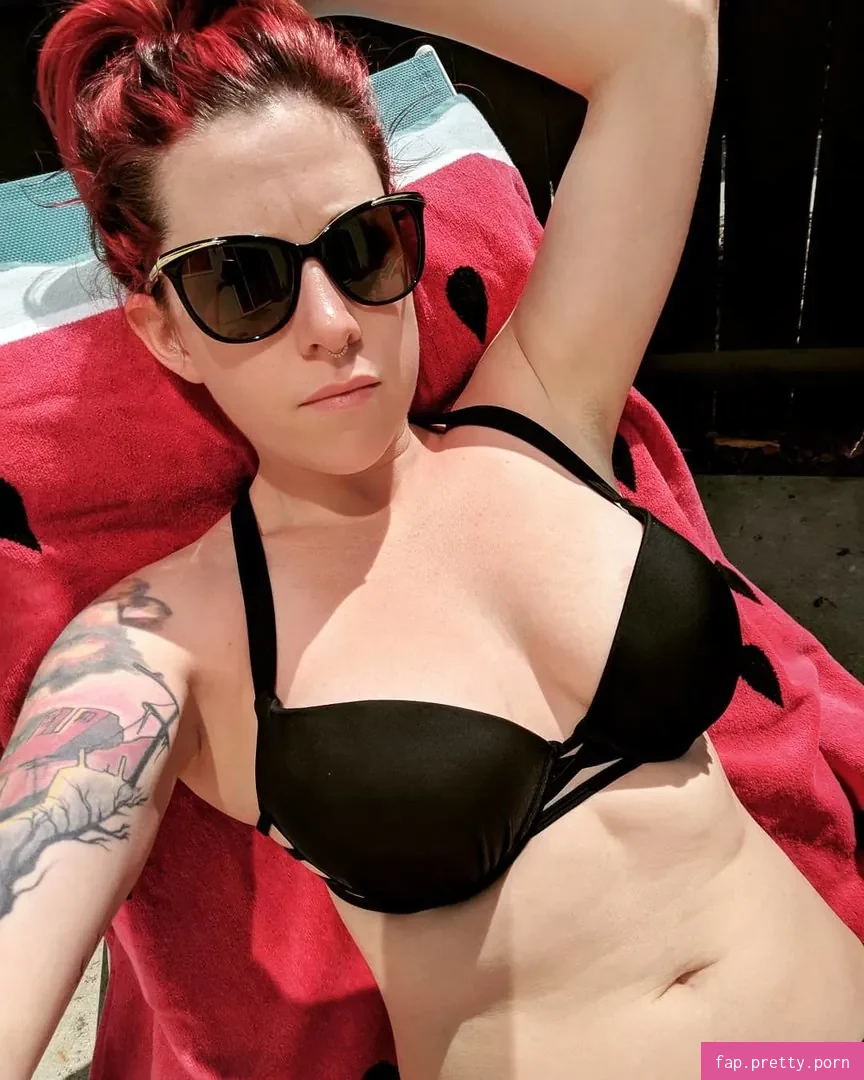 Renee - Photo #43