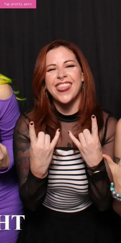 Renee - Photo #05