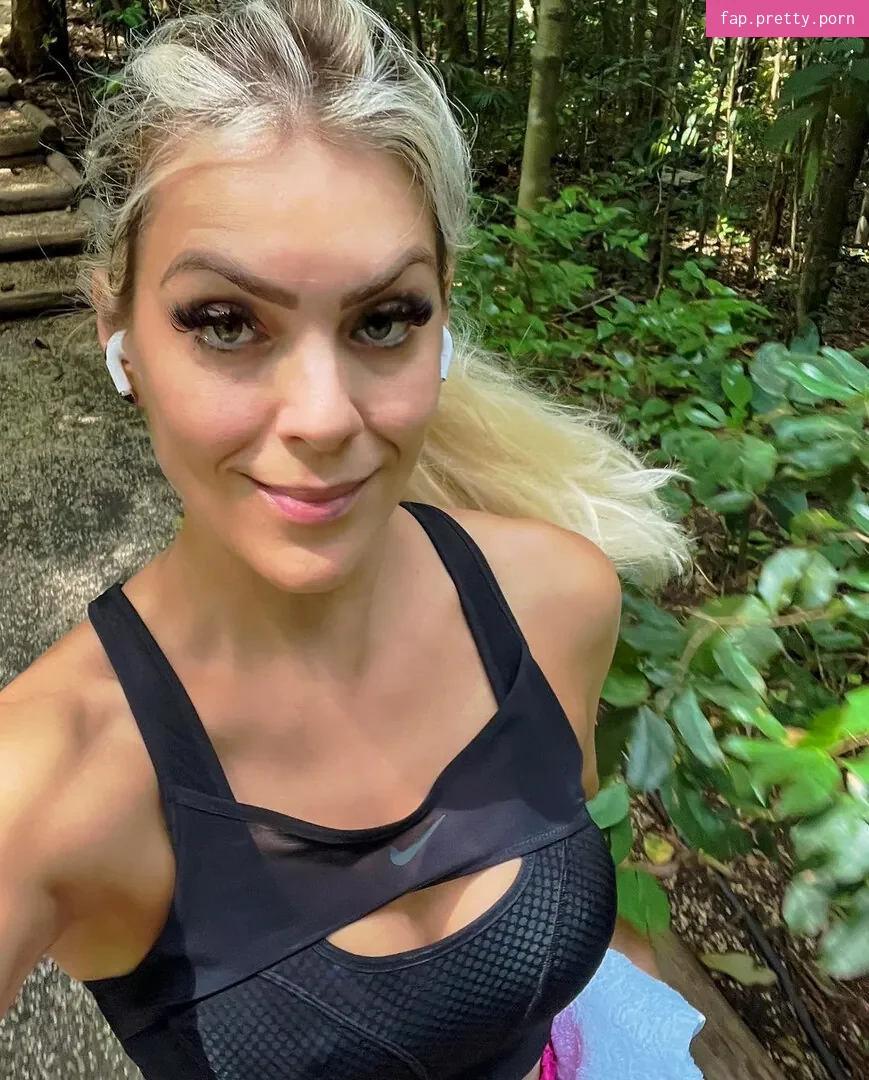 Renata Fan - Photo #84