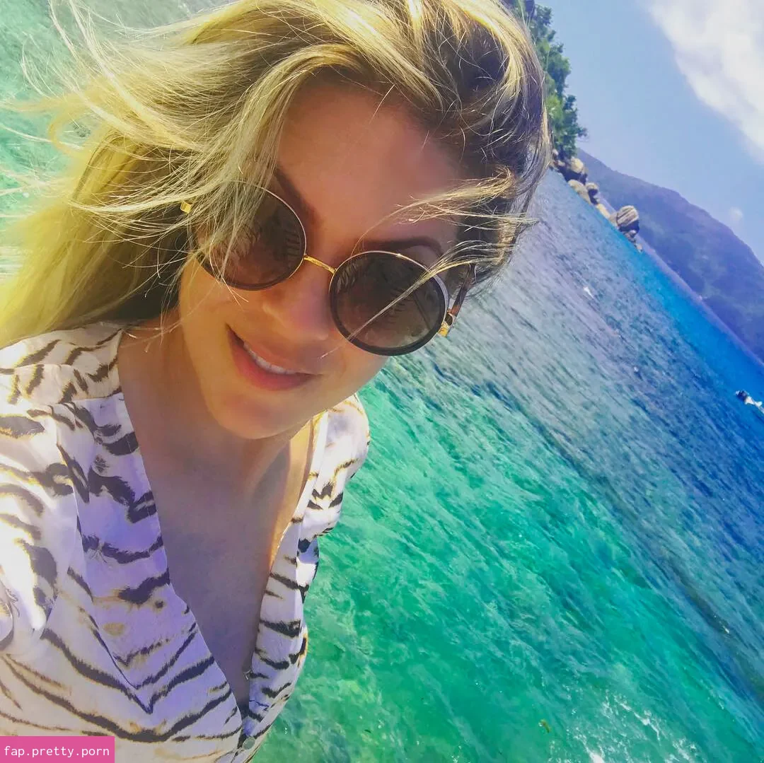 Renata Fan - Photo #67
