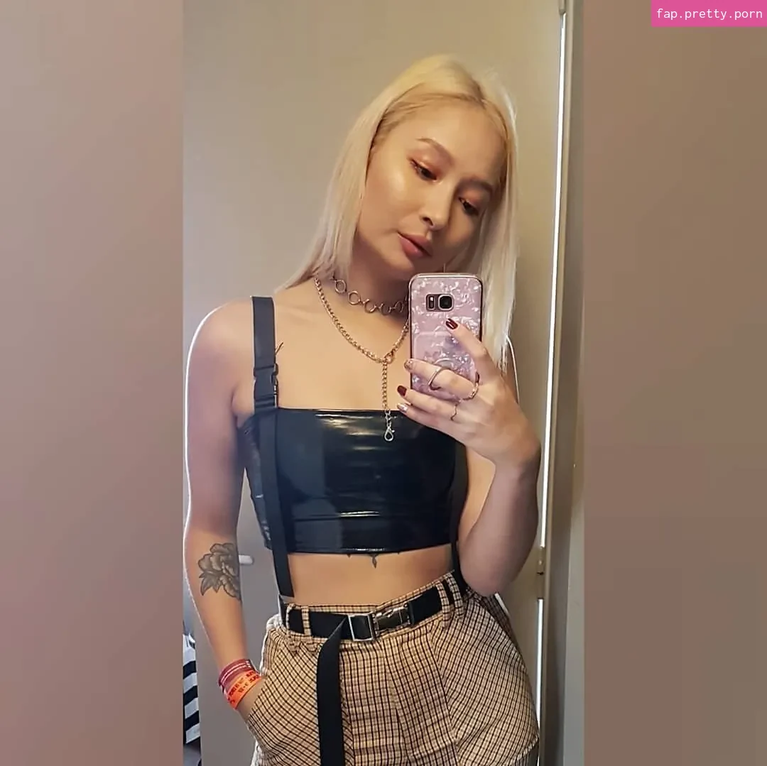 React GirlsYT - Photo #33
