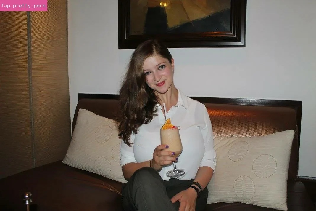 Rachel H - Photo #18