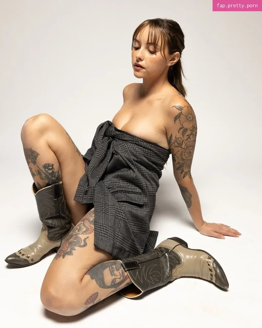 Rachel Hill - Photo #19