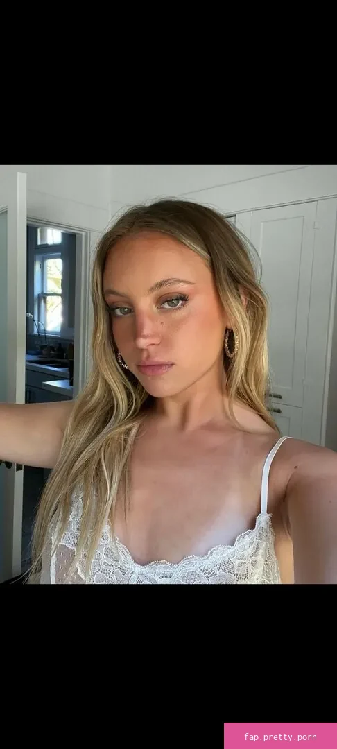 Riley Hubatka - Photo #25