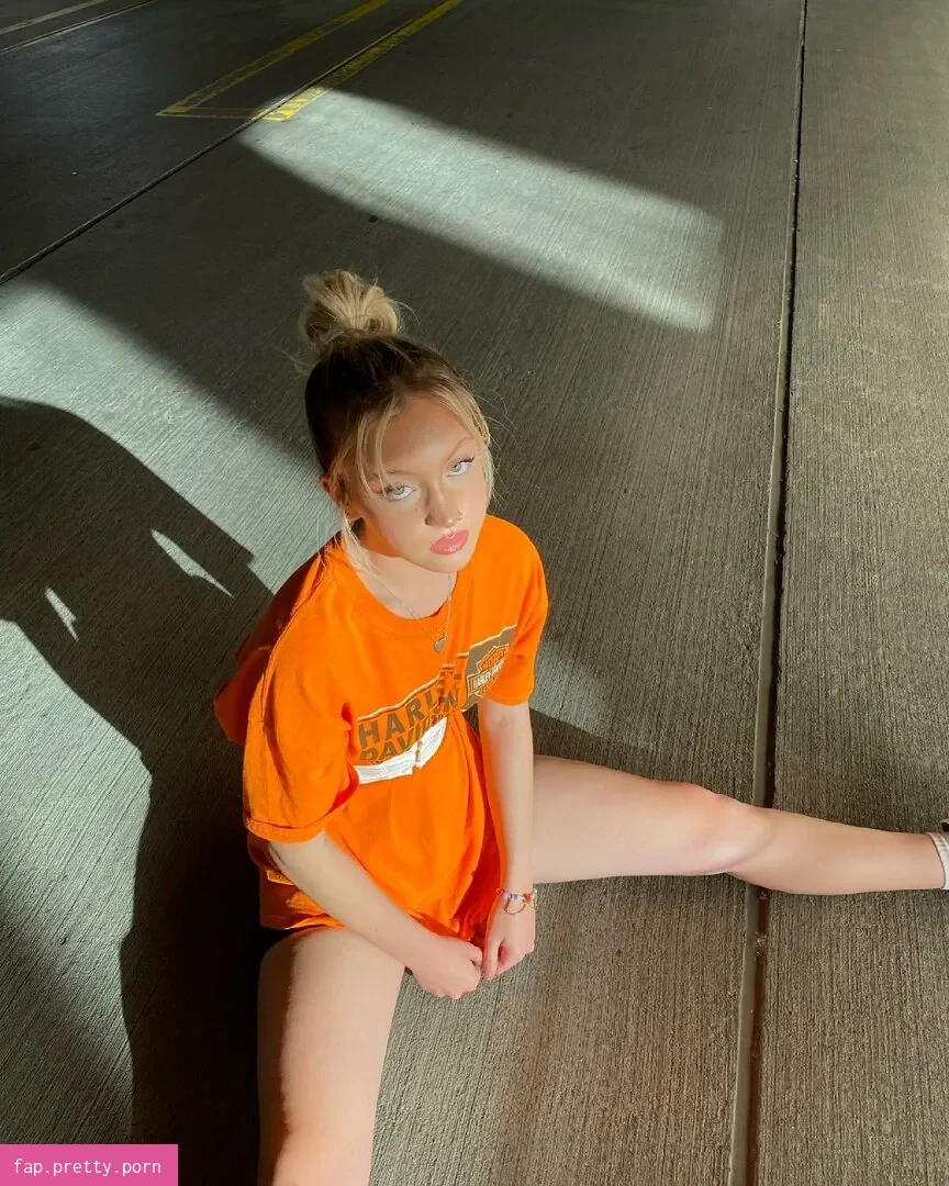 Riley Hubatka - Photo #63