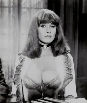 Robyn Hilton