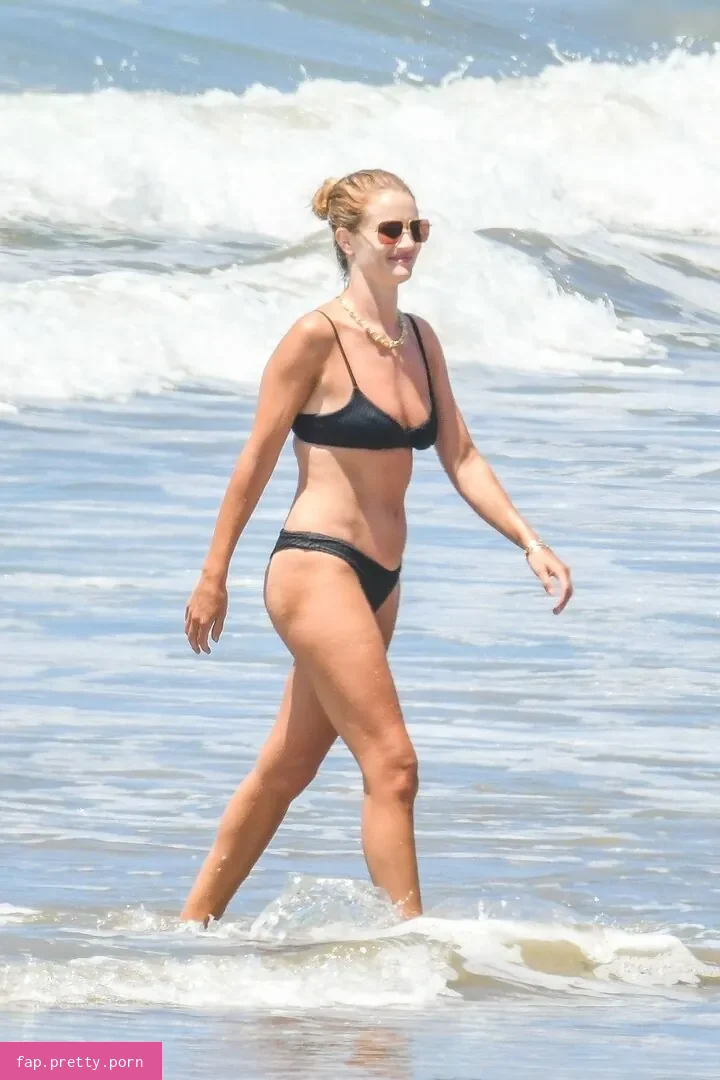 Rosie Huntington-Whiteley - Photo #21