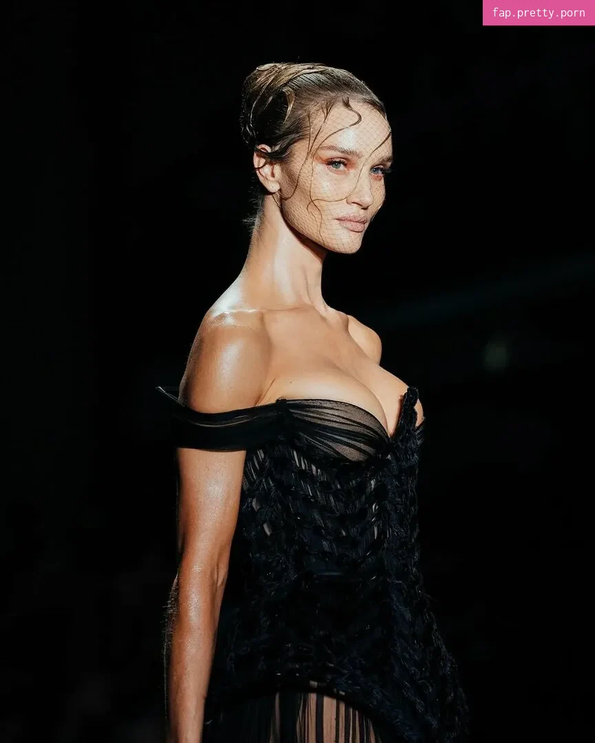 Rosie Huntington-Whiteley - Photo #30