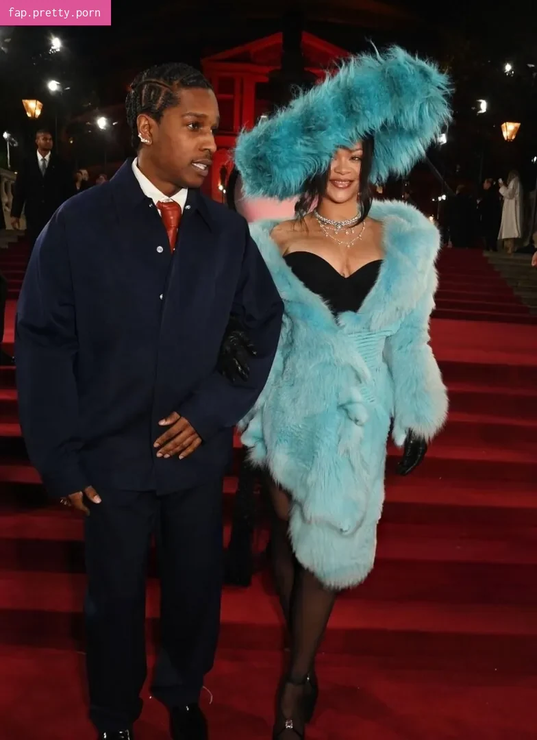 Rihanna - Photo #32