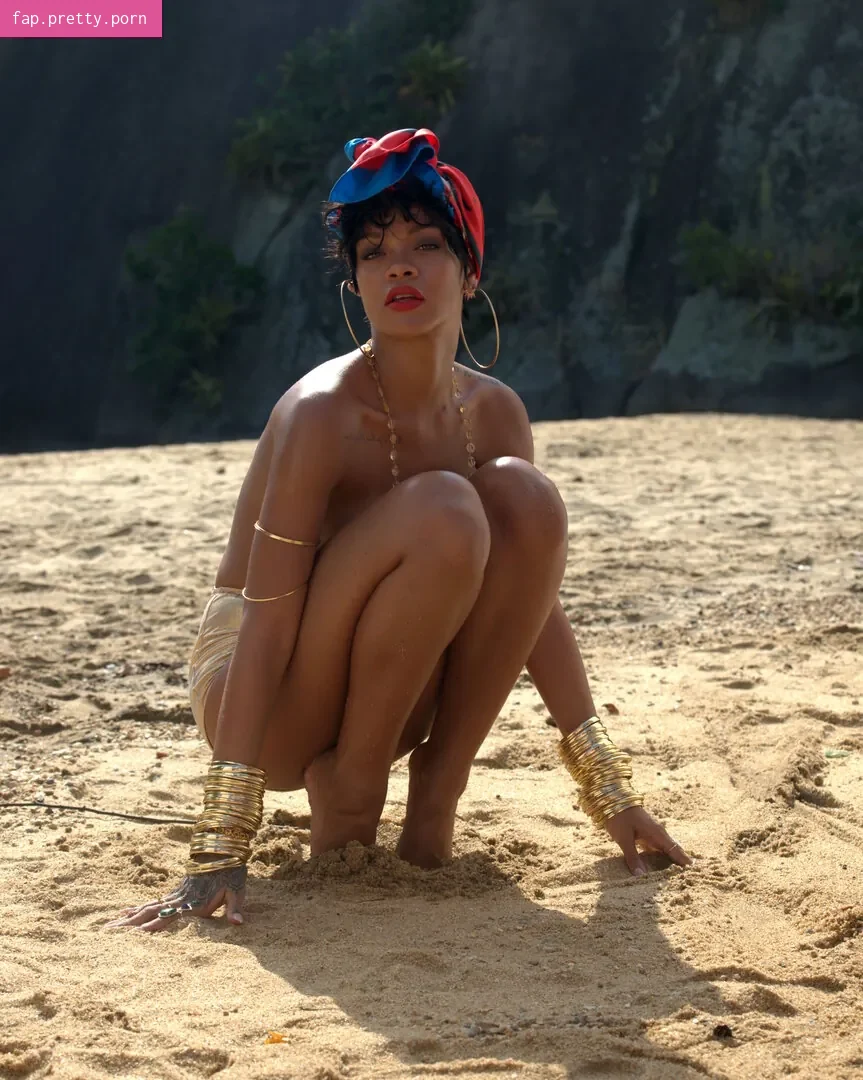 Rihanna - Photo #29