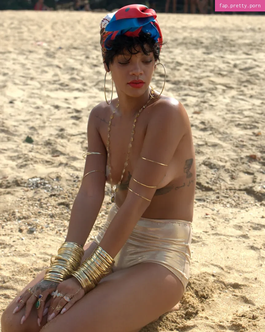 Rihanna - Photo #33