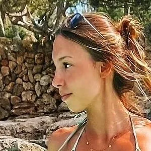 Rebecca Looschelders