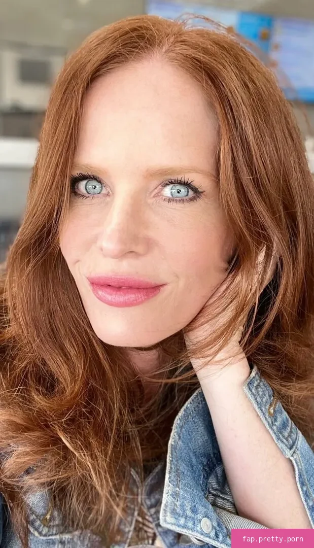 Rebecca Mader - Photo #20