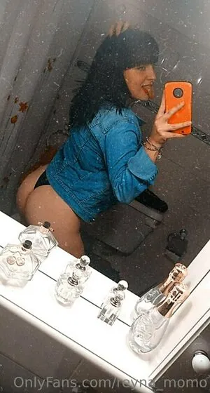 reyna_momo