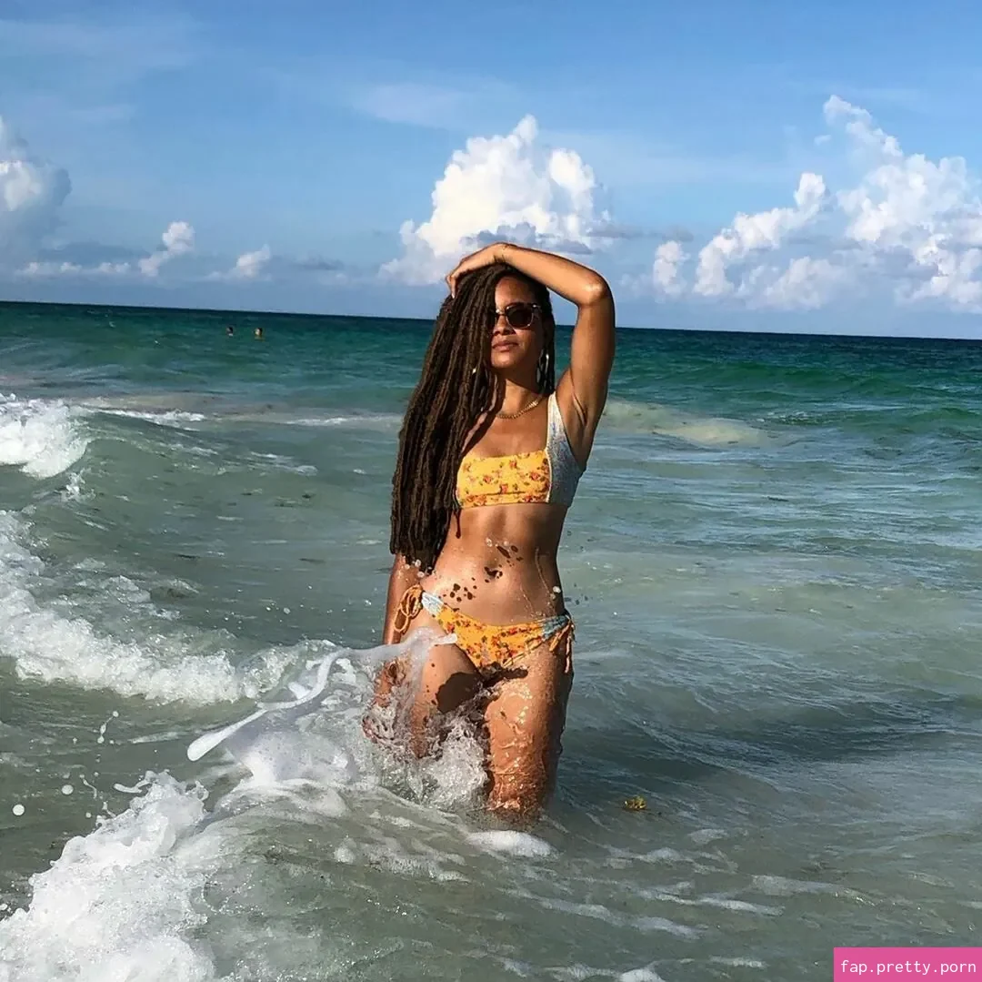 Rhyon Nicole Brown - Photo #38