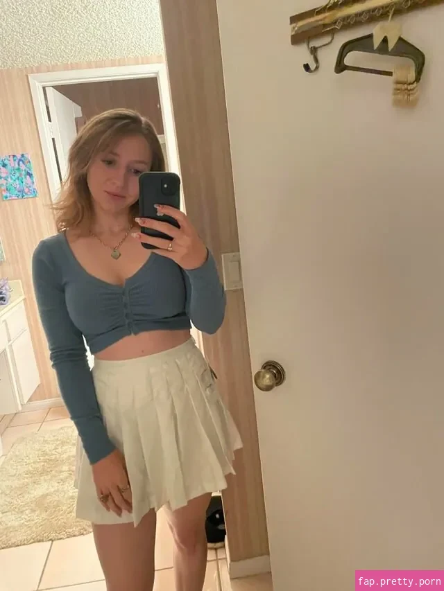Robynator23 - Photo #01