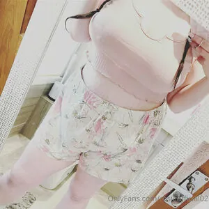 rosieofficial02