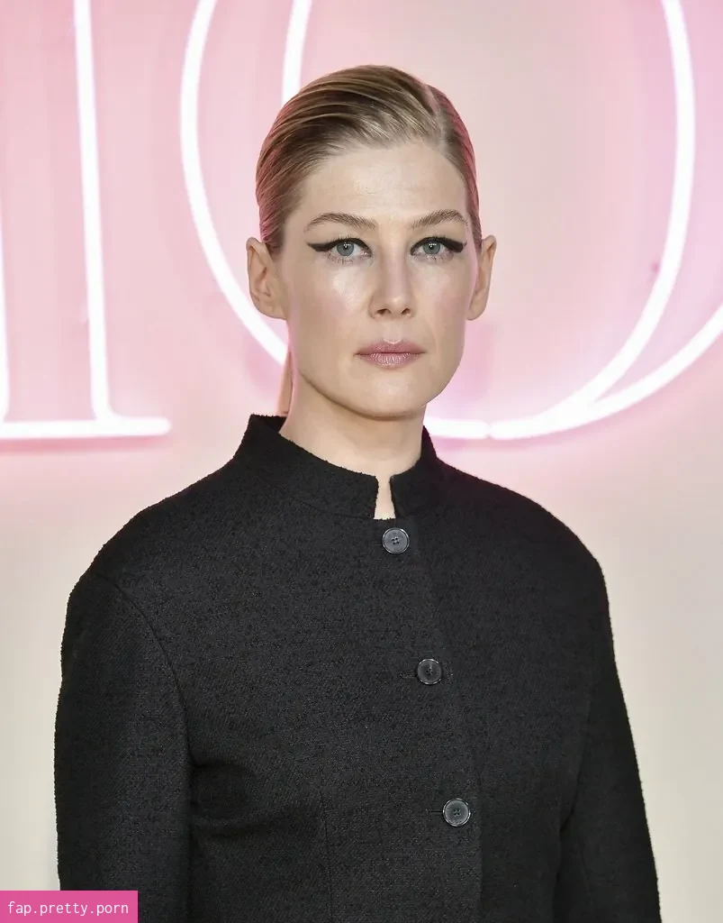 Rosamund Pike - Photo #29