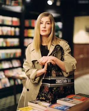 Rosamund Pike