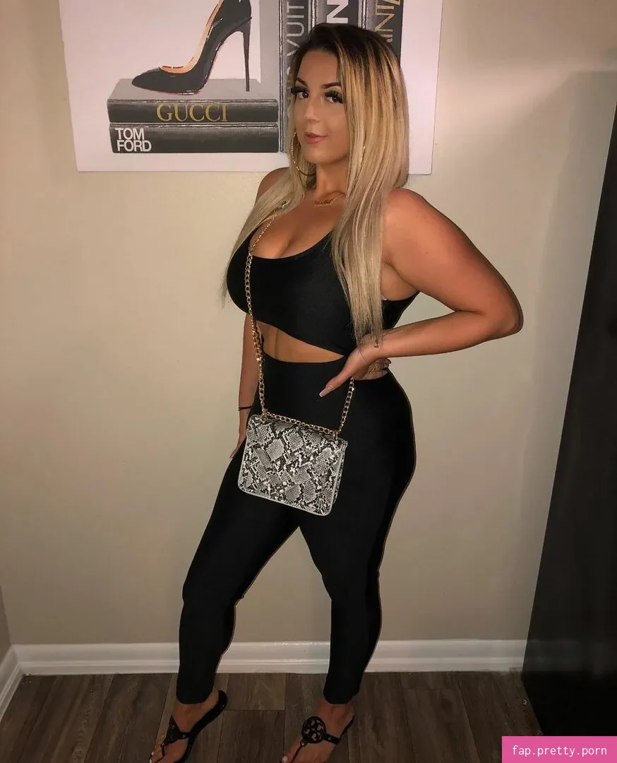 Rachel S - Photo #01