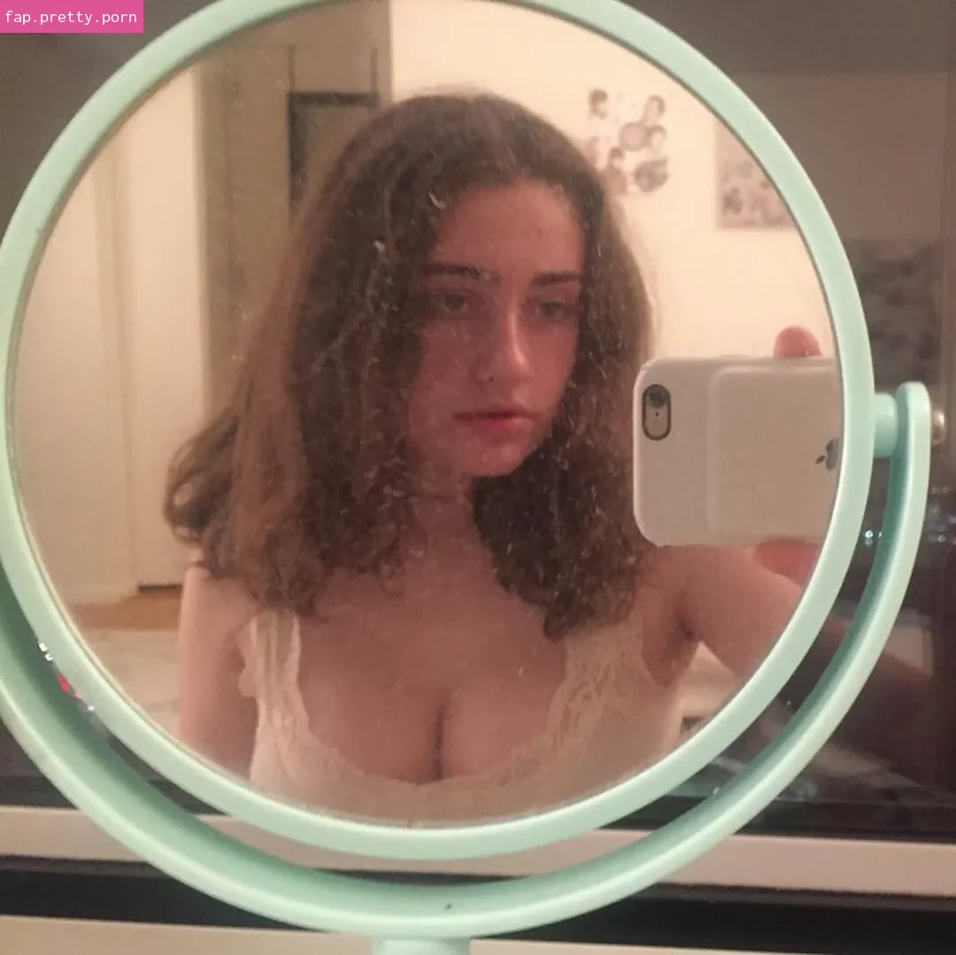 Rachel Sennott - Photo #05