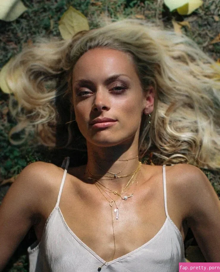 Rachel Skarsten - Photo #07