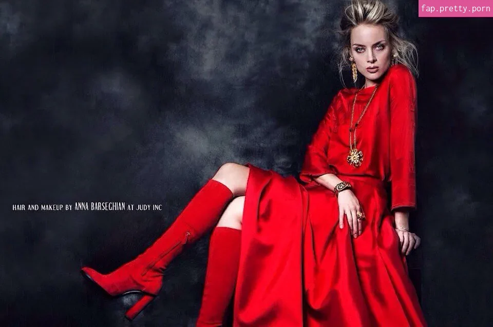 Rachel Skarsten - Photo #31